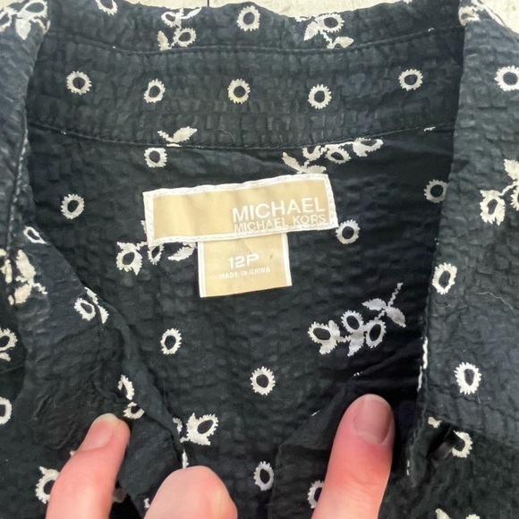 MICHAEL Kors Button Down Cap Sleeve Blouse - Size 12P - Picture 6 of 11